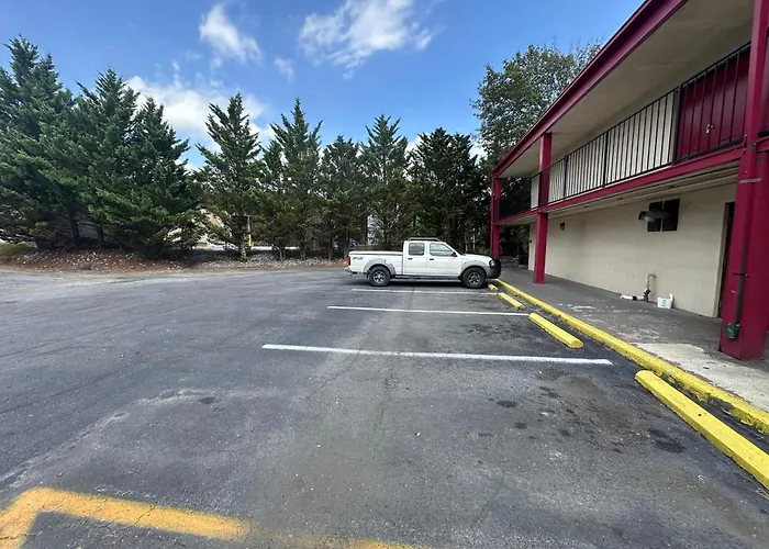 Hotel Red Rose By Townhouse Covington I-64